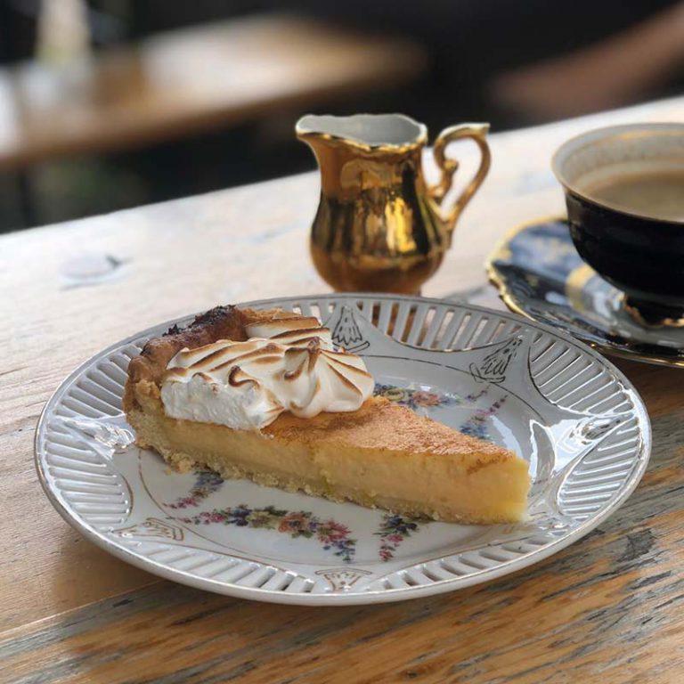 Zitronen-Tarte - Café Hüftgold